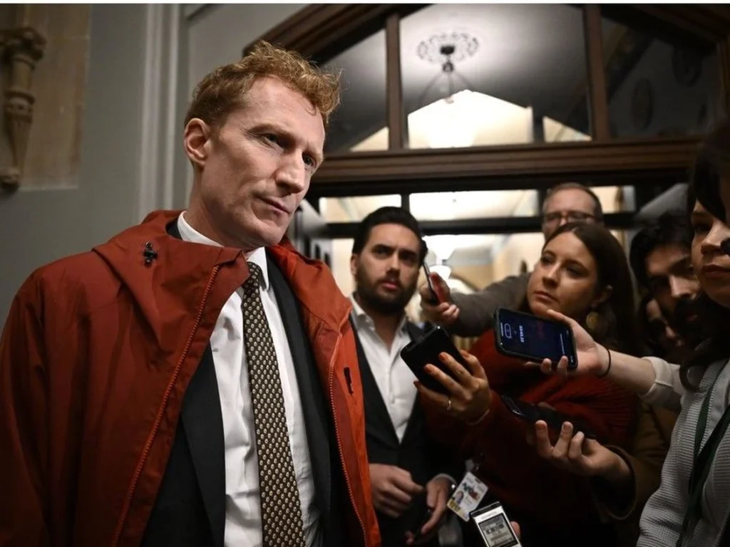 More than 3,000 jobs to be cut from IRCC, says union Thumbnail