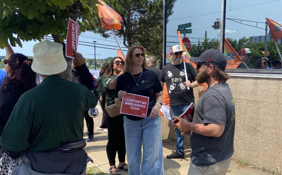 CEIU hosts rally against return-to-office mandate Thumbnail